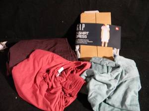 Brand New with Tags Womens Lot of Cloths Lot of 4 items Size XL
