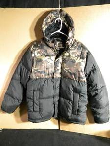 Brand New With Tags Goodfellow Winter Jacket Black and Camo Size Large