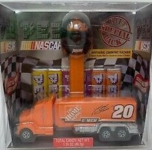 Brand New Nascar PEZ Candy Dispenser Tony Stewart 20 Home Depot 2006 Gift Pack