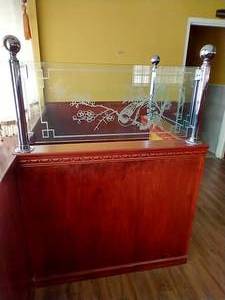Corner Wall With Etched Glass Top