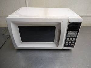 700 Watt Microwave