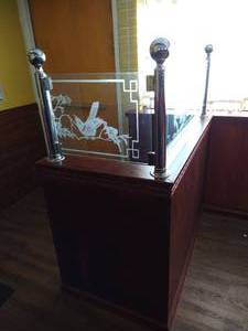 Corner Wall With Etched Glass Top