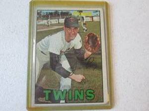1967 Topps Jim Perry Card...
