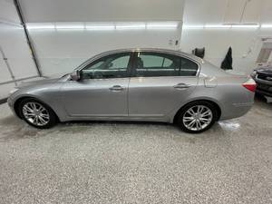 2010 Hyundai Genesis 4.6 - 1 OWNER
