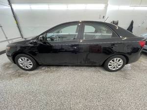 2010 Kia Forte - 1 OWNER - MANUAL