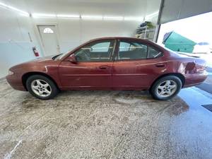 2002 Pontiac Grand Prix SE - 2 OWNERS