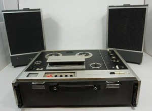 lot 68 image: Vintage SONY Reel to Reel Tape Recorder with External Speakers