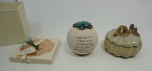 lot 97 image: Home DeCor
