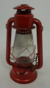 lot 16 image: Dietz Junior Kerosene Lantern