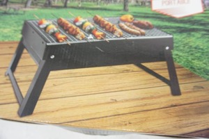 lot 22 image: Outdoor Portable BBQ Grill