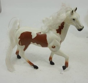 lot 25 image: (2) Collectible Plastic Horses