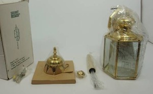 lot 62 image: Savant Lighting Brass Wall Mount Light Fixture NIB