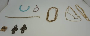 lot 119 image: Vintage Costume Jewelry Earrings Necklace Beaded Gem Pearl