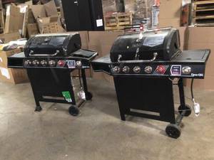 lot 5 image: Lot of 2 Dyna Glo Grills some damage customer returns see pictures