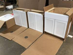 lot 6 image: Lot of assorted Cabinets white various models and conditions review pictures