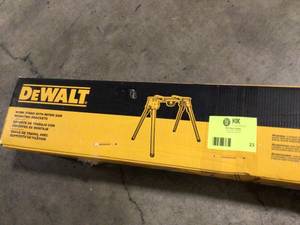 DEWALT  15.4 lbs. Heavy Duty Work Stand customer return review pictures