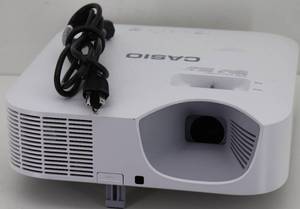 lot 22 image: Casio XJ-V100W Projector