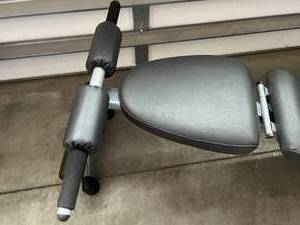 lot 1 image: Competitor WeightWorkout Bench