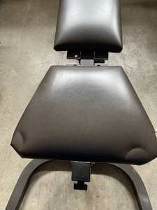 lot 2 image: Adjustable WorkoutWeight Bench