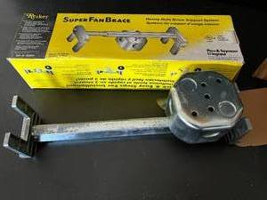 lot 44 image: 2 Reiker Super Fan Brace New