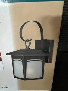 lot 53 image: Patriot Lighting Rockland Wall Lantern New