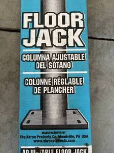 lot 59 image: Tapco Adjustable Floorjack C-79 New Lot 1
