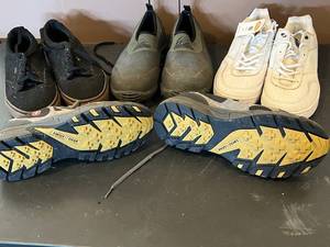 lot 94 image: Lot of 4 Mens Shoes Swiss Gear, Itasca, Vans, Champion