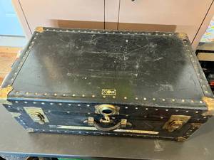 lot 93 image: Vintage Overland Trunk - NEW YORK