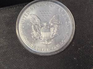 2015 AMERICAN SILVER EAGLE 1 TROY OZ .999 FINE SILVER DOLLAR