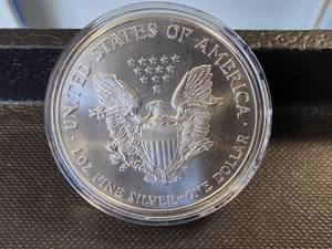 2000 AMERICAN SILVER EAGLE 1 TROY OZ .999 FINE SILVER IN AIRTITE