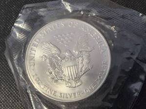 1995 AMERICAN SILVER EAGLE 1 TROY OZ .999 FINE SILVER DOLLAR