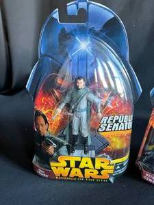 lot 4 image: Star Wars Basic Figure Asst - Neimoidian Commander & Bail Organa New