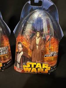 lot 7 image: Star Wars Basic Figure Asst - Obi-Wan Kenobi & Wookie Warrior New