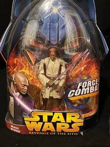lot 13 image: Star Wars Basic Figure Asst - Padme & Mace Windu New