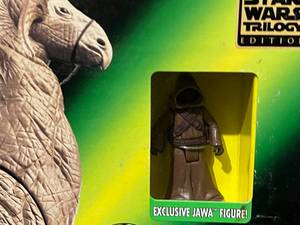 lot 18 image: Star Wars - Power of the Force, Ronto and Jawa New