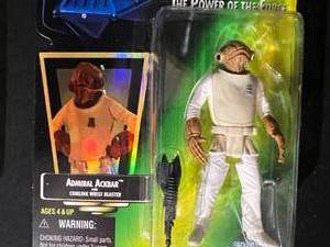 lot 39 image: Star Wars the Power of the Force Action Figures - Admiral Ackbar, Luke Skywalker New in Package