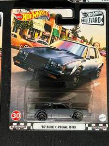 lot 86 image: Hot Wheels Boulevard Collection Race Cars New in Package