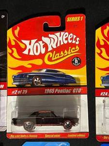 lot 93 image: Lot of 10 Hot Wheels - New in Package