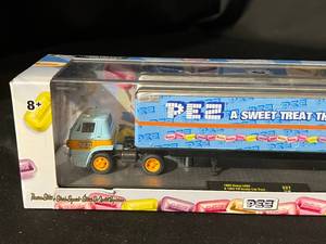 lot 108 image: PEZ 1969 Dodge L600 & VW Double Cab Truck - Limited Production