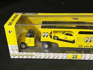 lot 117 image: M2 Machines Go With Moon - 1970 Chevrolet C60 Truck & 1967 Camaro SS 350