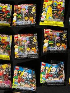 lot 139 image: 16 Lego Mini Figures - Mystery Lot #2