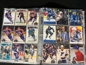 lot 143 image: Upper Deck, Topps, Score & Parkhurst Hockey Cards and 2 World Series Pins