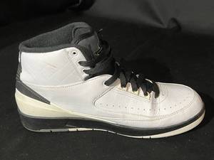 lot 153 image: Air Jordan 2 Nike - WhiteBlack size 10.5