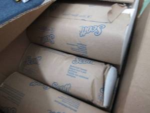 lot 20 image: Scott Essential Multifold Paper Tow...