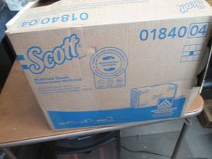 lot 21 image: Scott Essential Multifold Paper Tow...