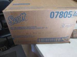 lot 22 image: Scott - KCC07805 Essential Jumbo Ro...