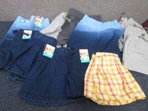 lot 37 image: Lot of 13- NWT Garanimals 2T Clothe...