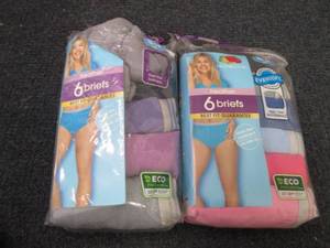 lot 51 image: 2 pks Fruit of the Loom Size 10 Bri...