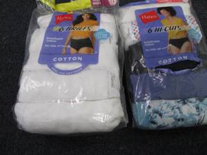 lot 52 image: 2 pks Hanes Ladies Size 10 Panties...
