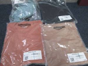 lot 94 image: 4 Mens Goodthreads Short Sleeved C...